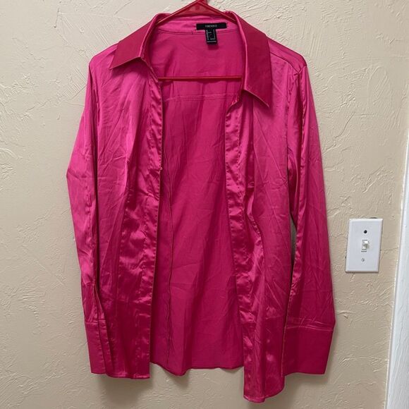 38. Forever 21 pink satin button down size small - Picture 1 of 4